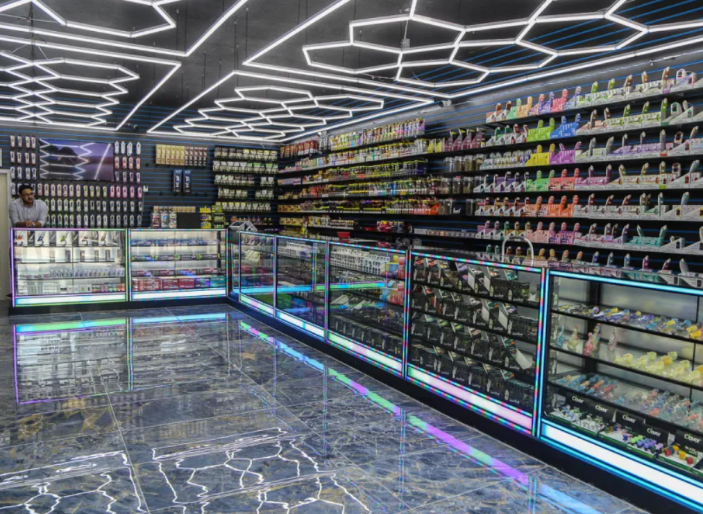 玻璃展示柜 RGB 灯带方案
